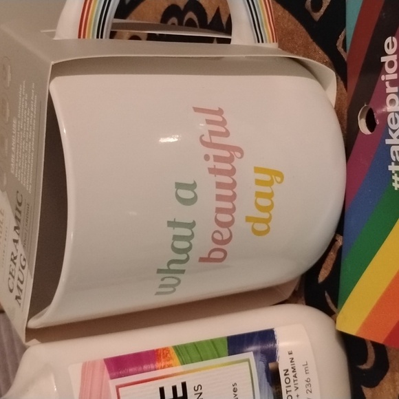 Pride bundle of Bath and body works - Picture 4 of 8